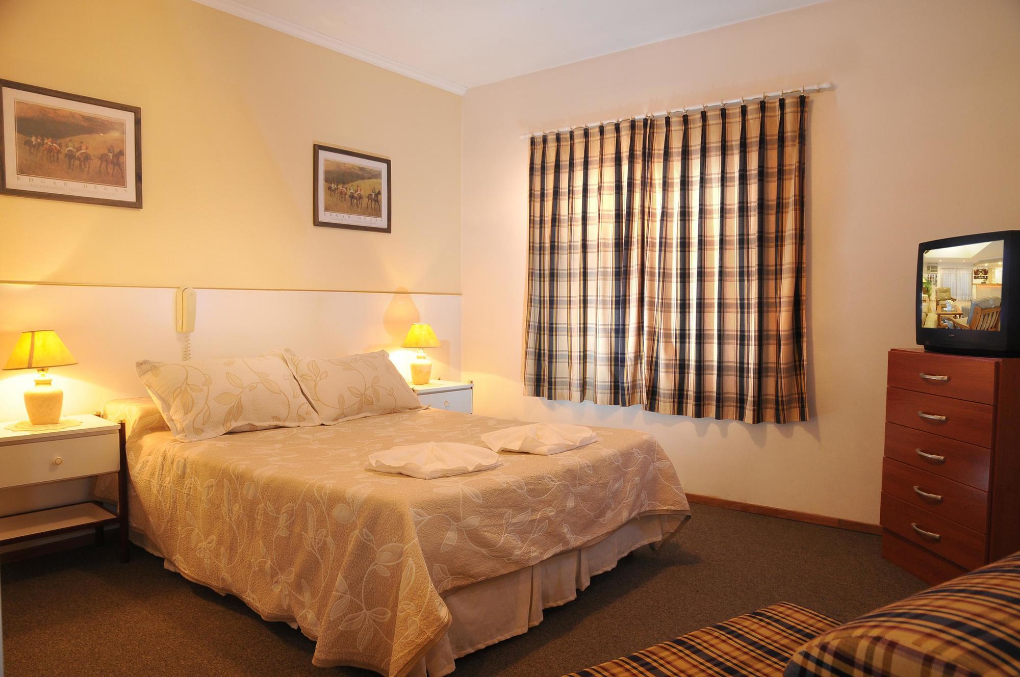 Hotel Salerno Villa Carlos Paz Dış mekan fotoğraf