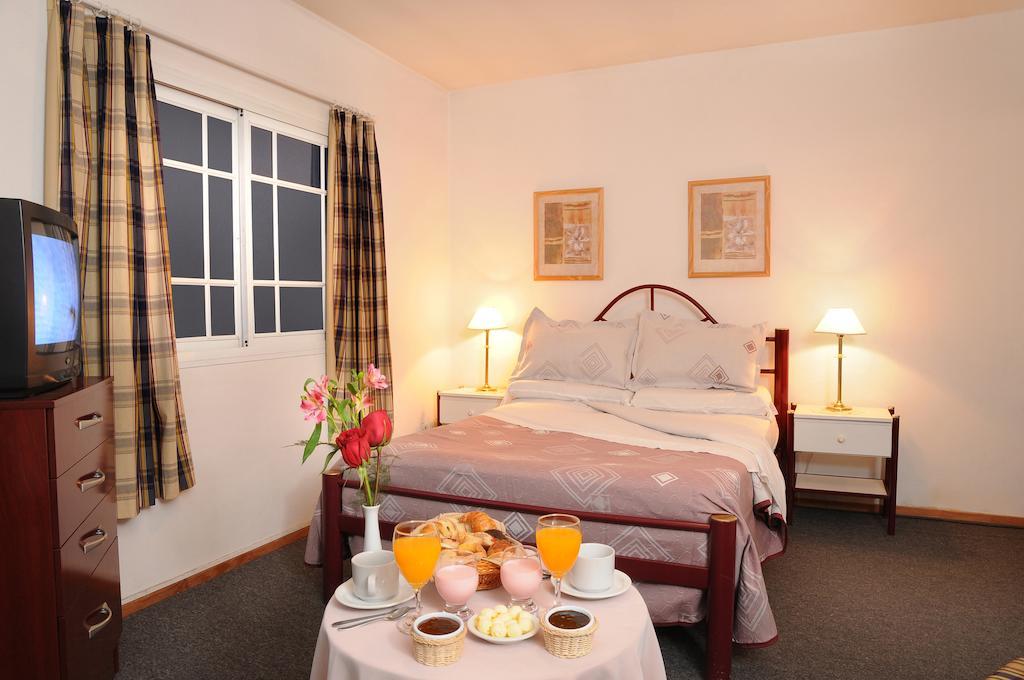 Hotel Salerno Villa Carlos Paz Dış mekan fotoğraf